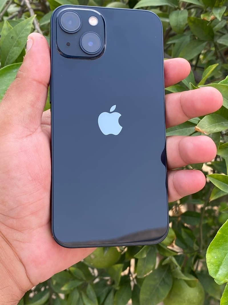 Apple iPhone 13 4