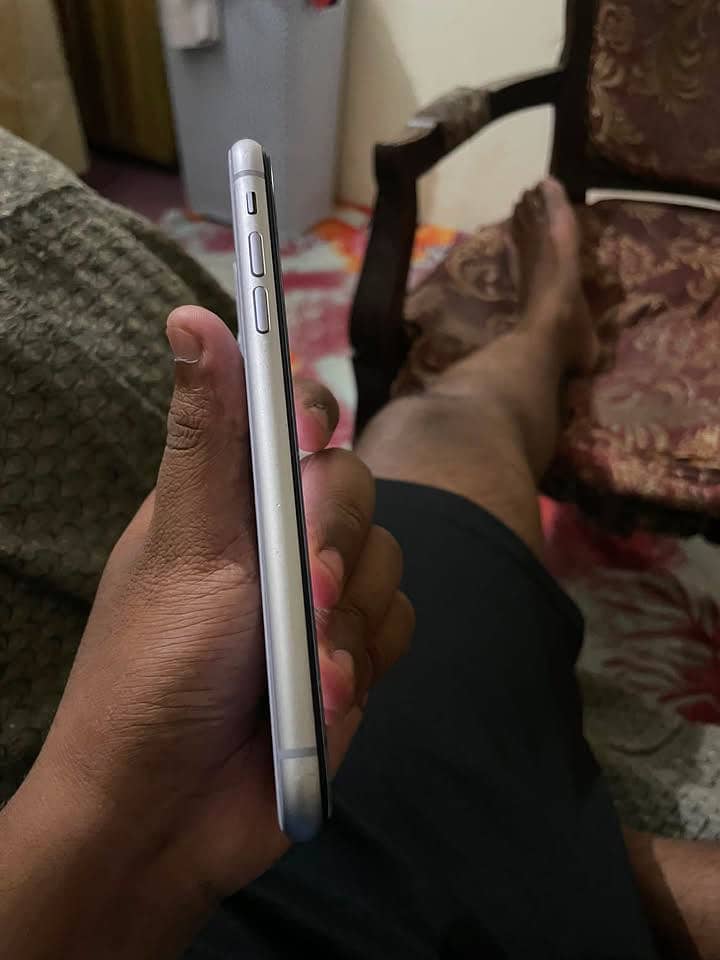 Apple iPhone 11 2