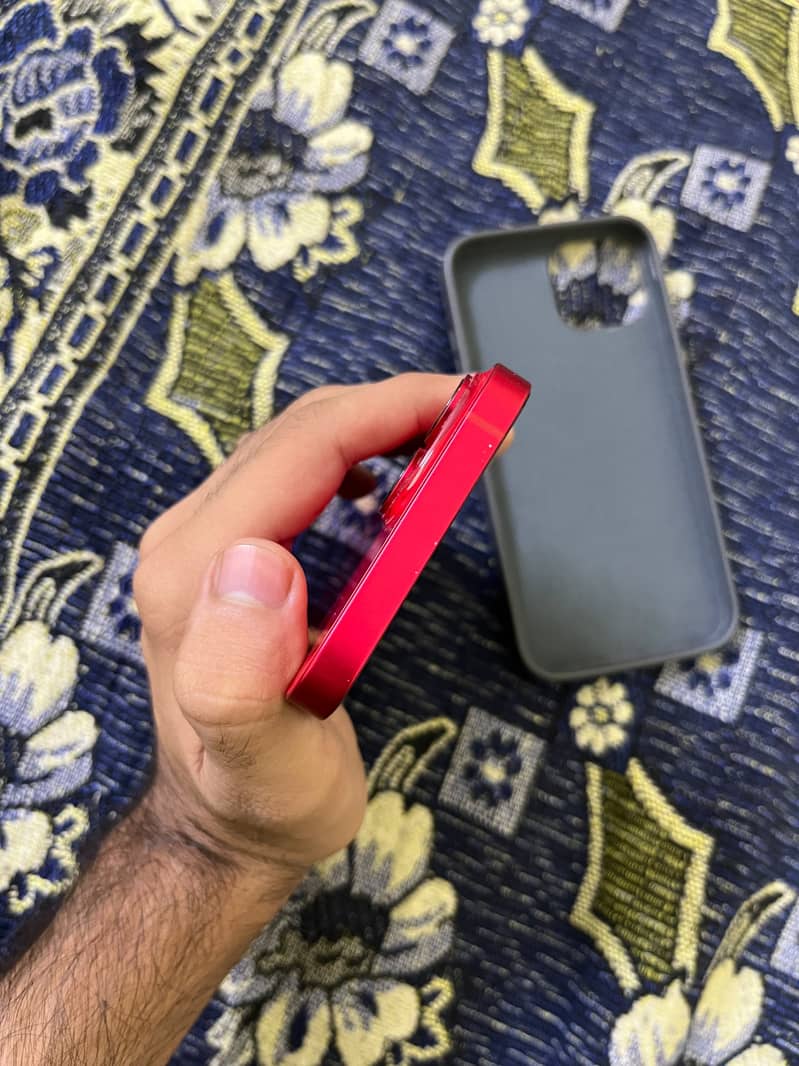 Apple iPhone 14 4