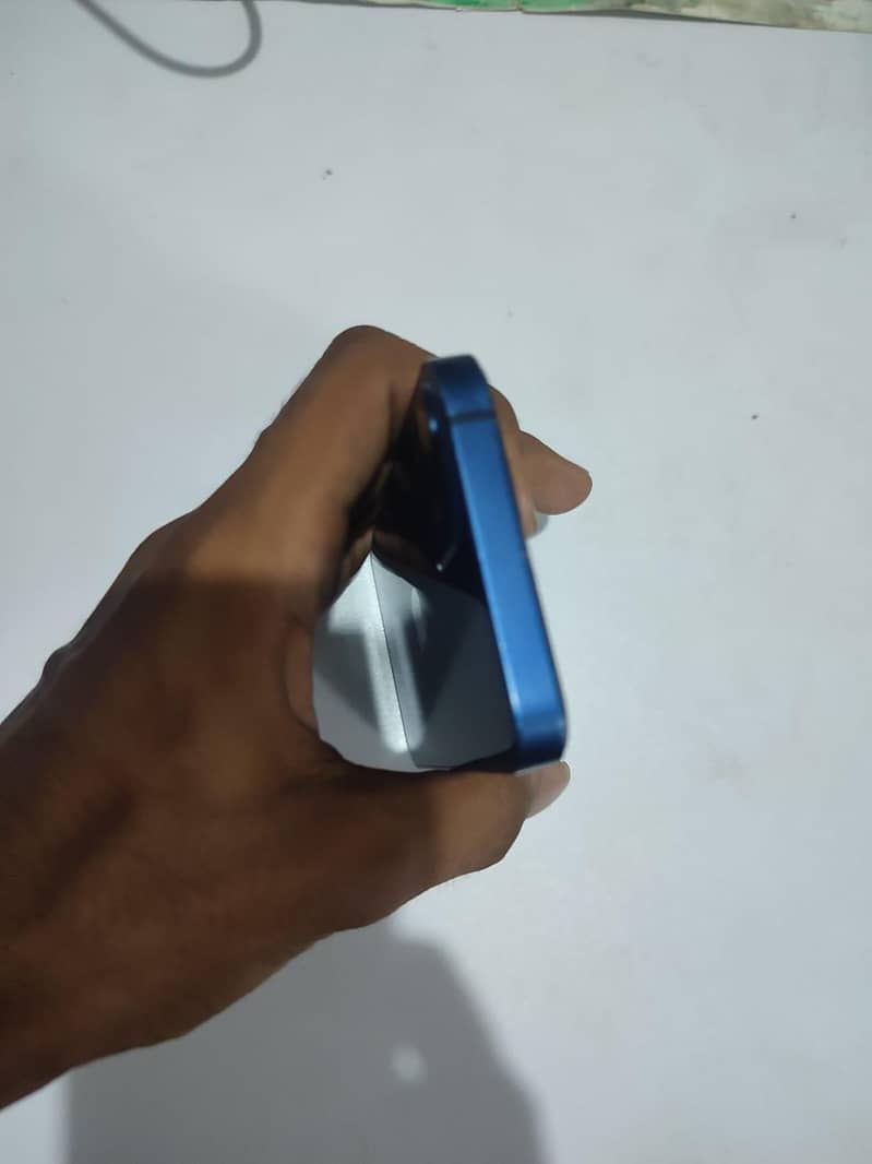 Apple iPhone 12 mini 3