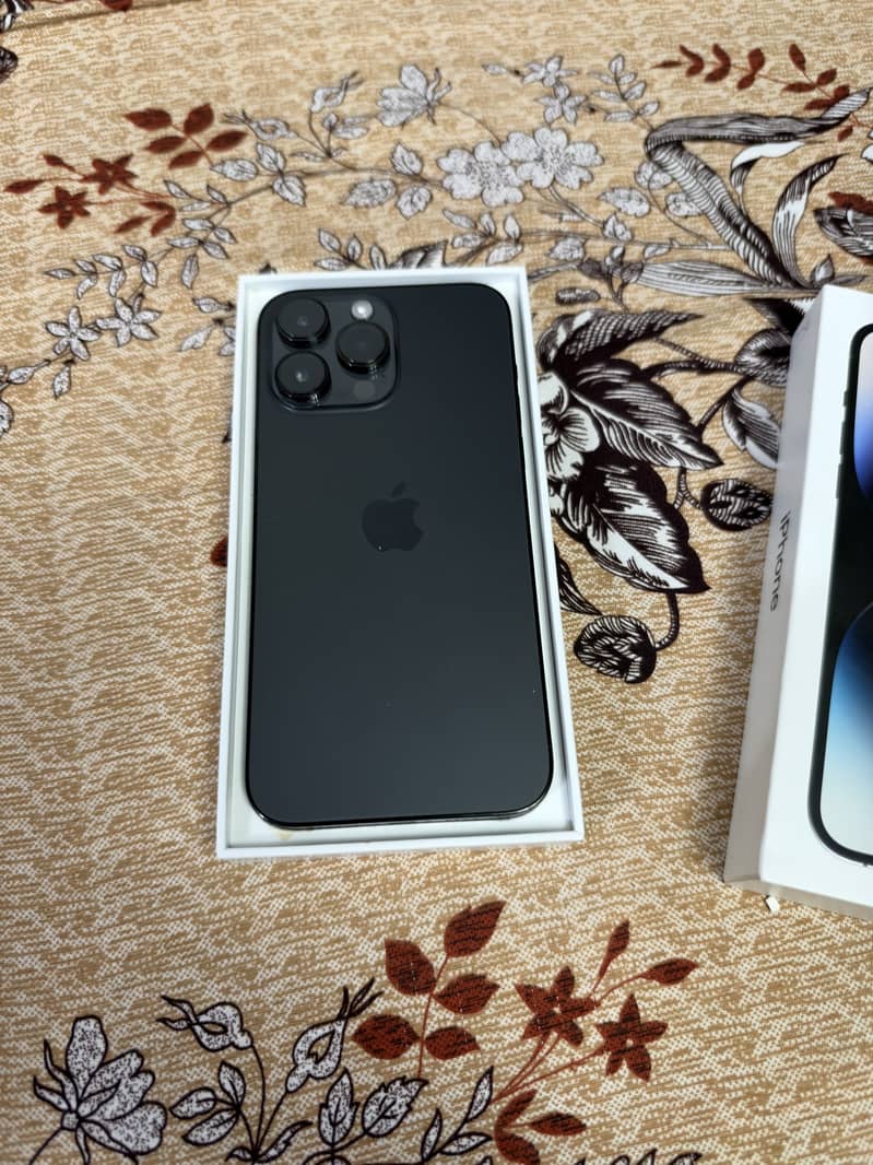 Apple iPhone 14 Pro Max 1
