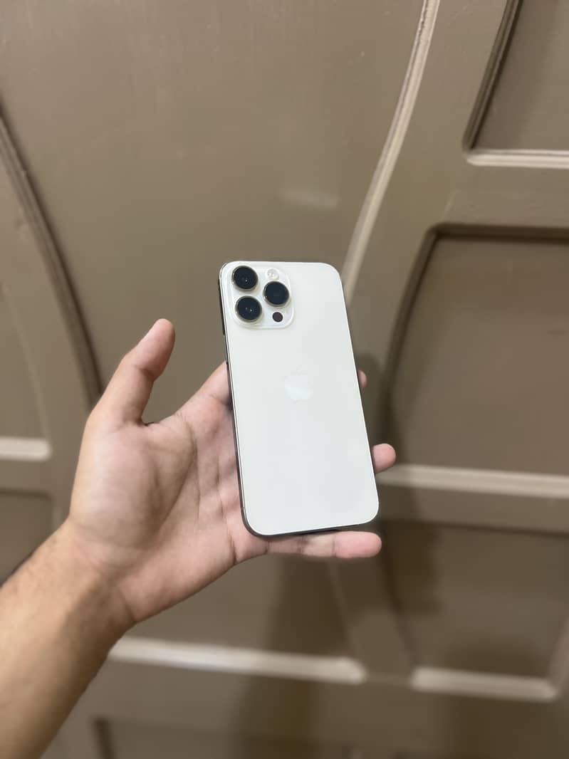 Apple iPhone 14 Pro Max 0