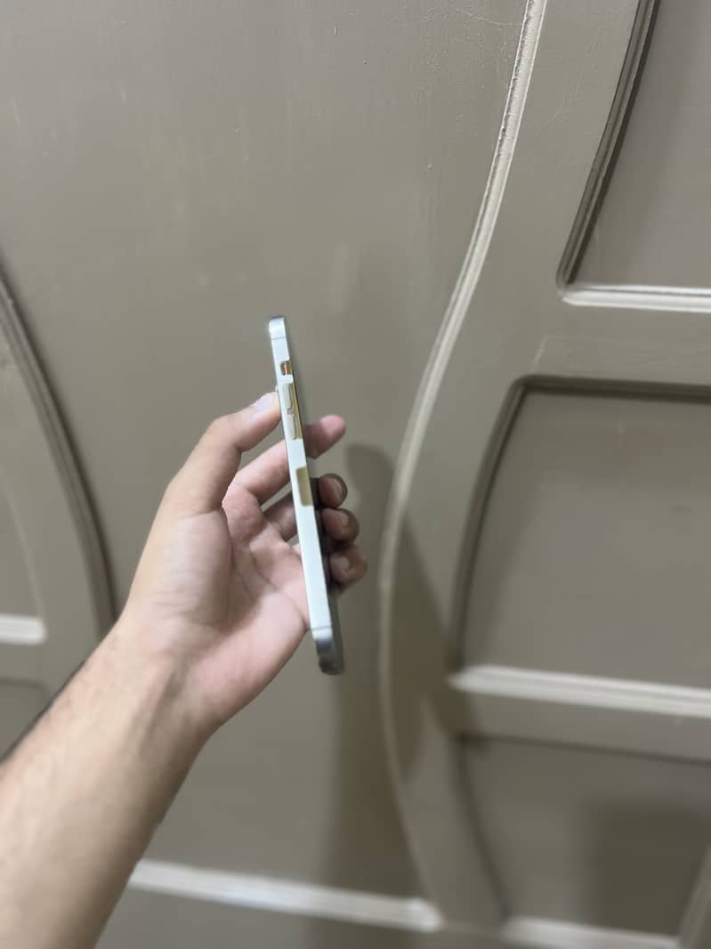 Apple iPhone 14 Pro Max 2