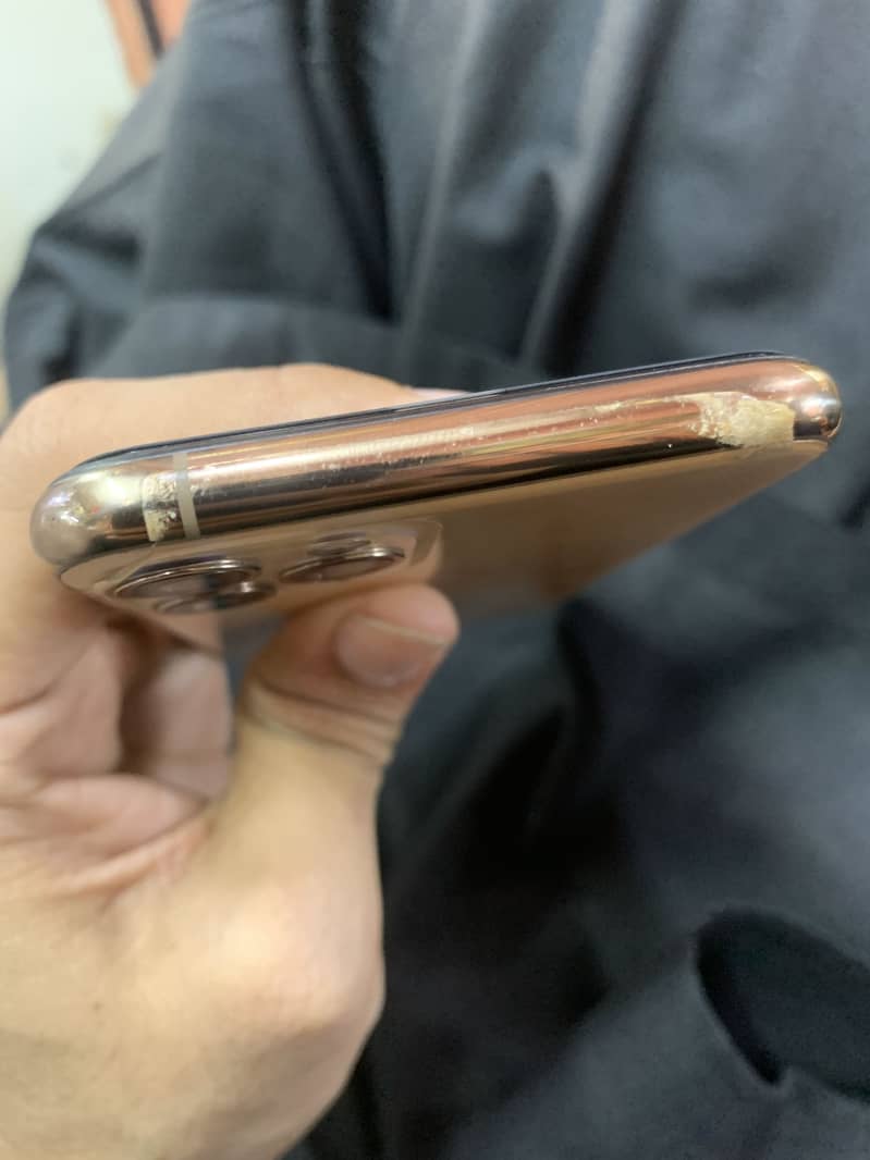 Apple iPhone 11 Pro 1