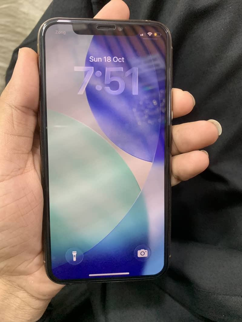 Apple iPhone 11 Pro 4