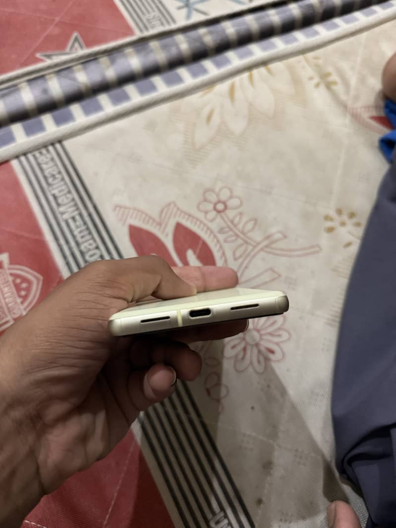 Google Pixel 7 3