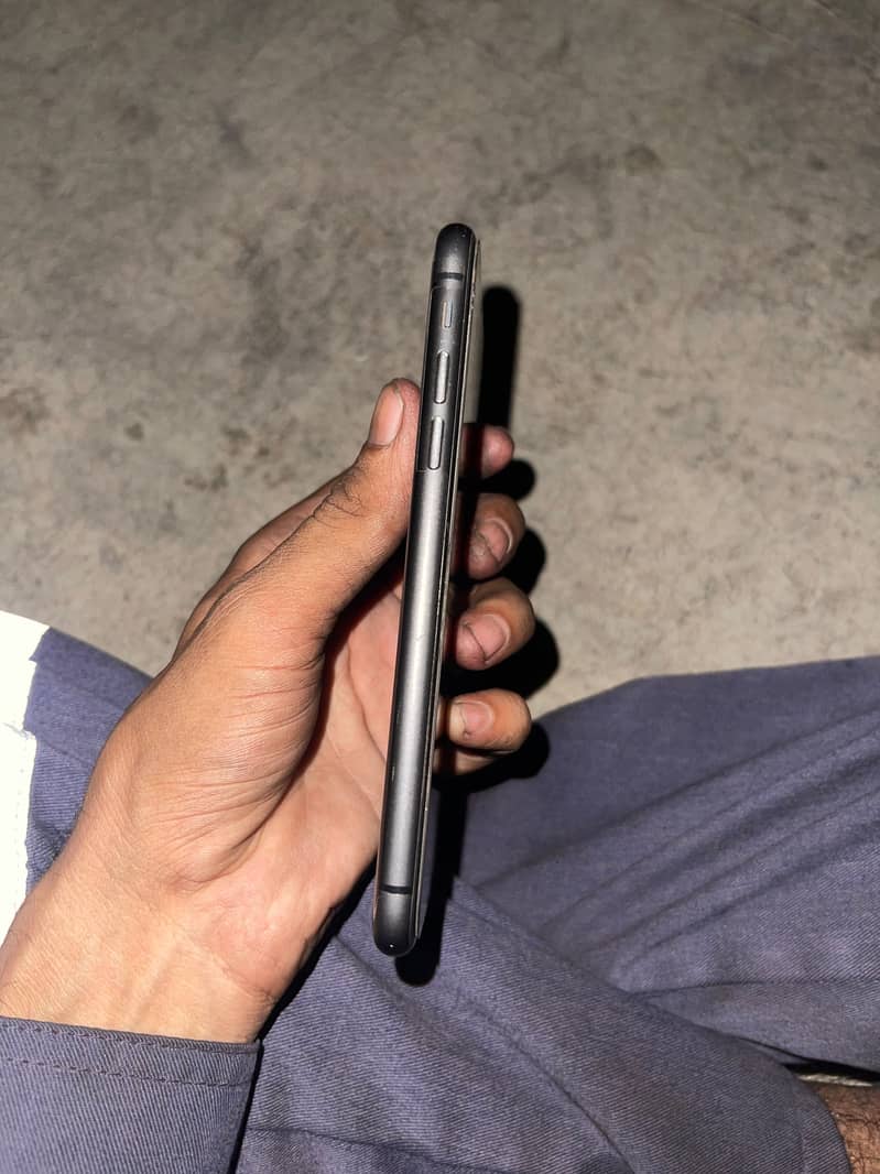 iPhone 11 0