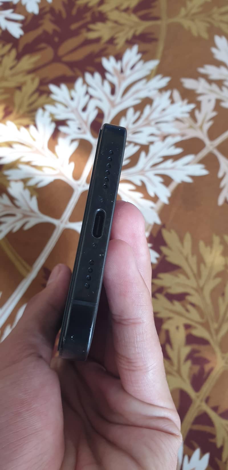Apple iPhone 16 Pro Max 9