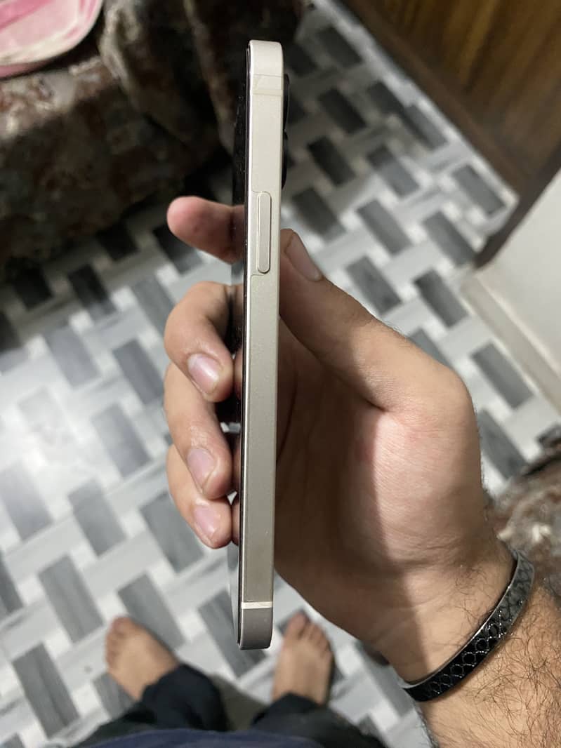 Apple iPhone 12 3