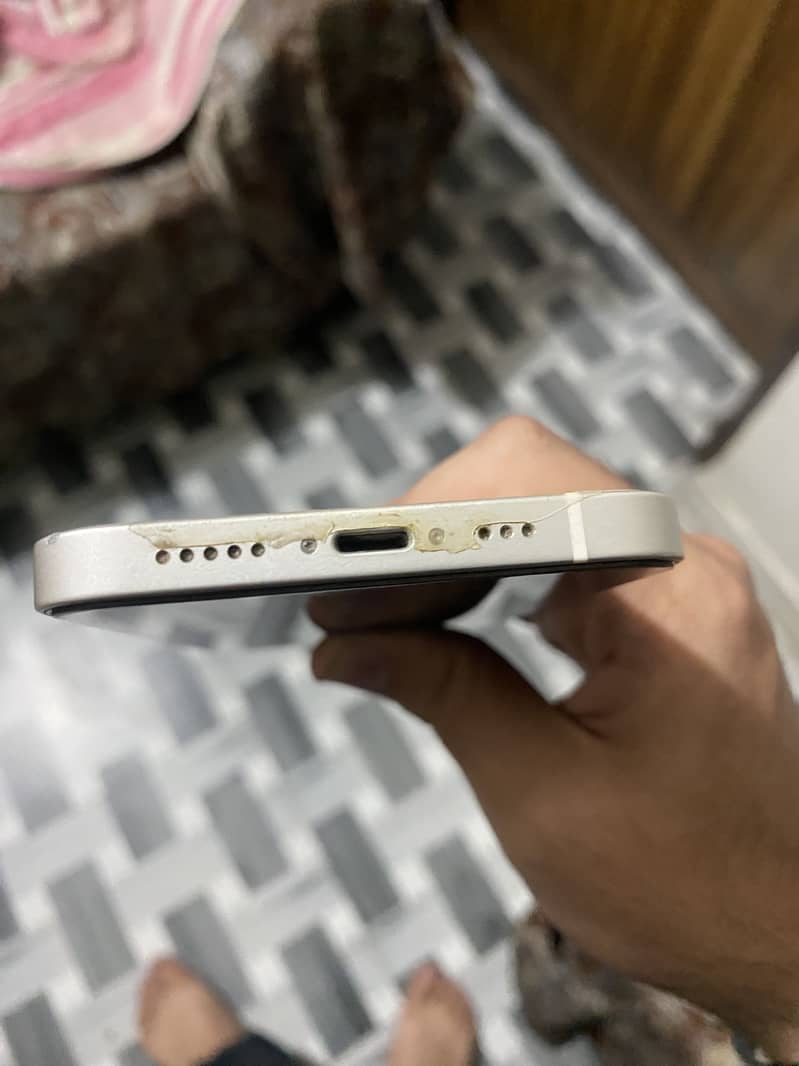Apple iPhone 12 4