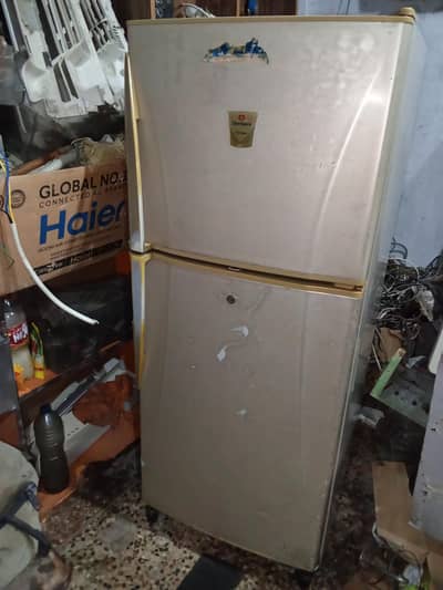Dawiance fridge medium size for sale 03331944615