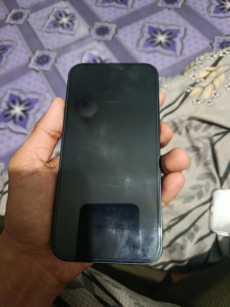 Apple iPhone 13 8