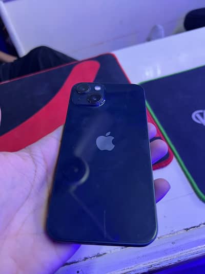 Apple iPhone 13
