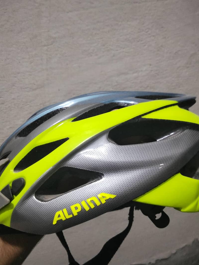 Helmet 0