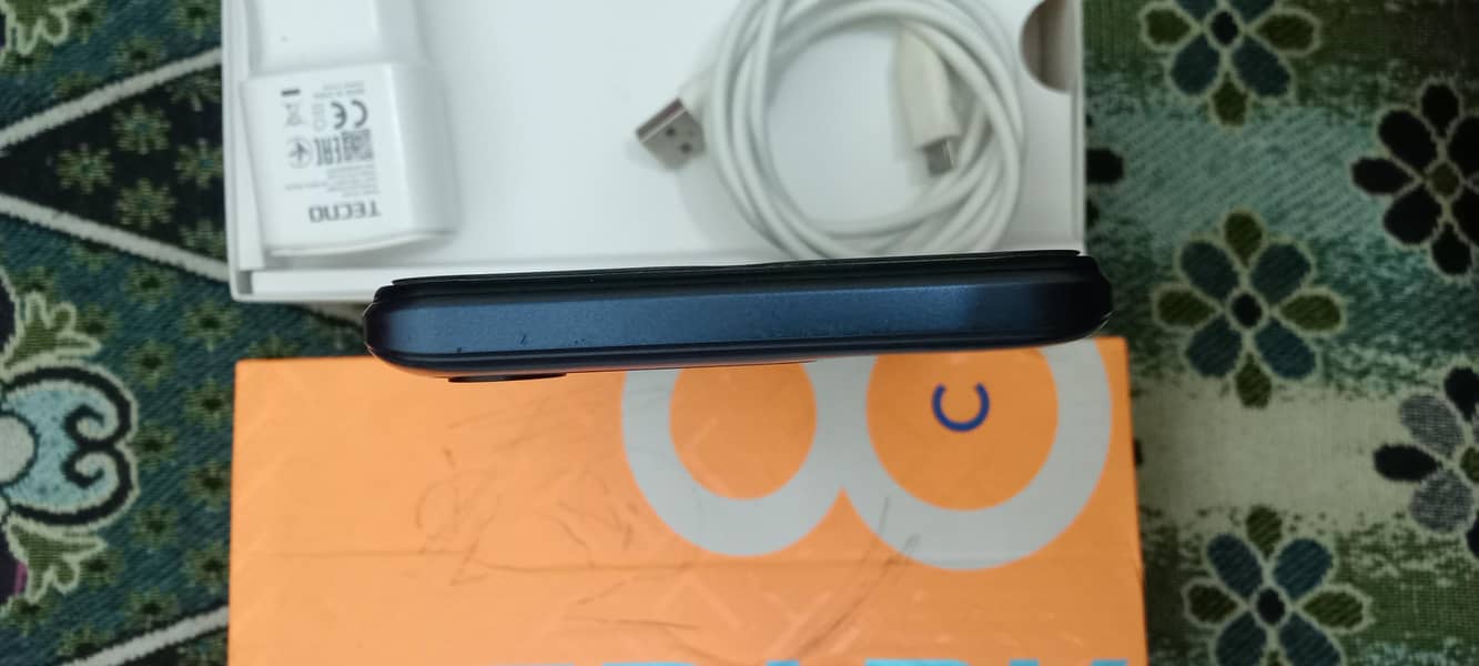 Tecno Spark 8C 6