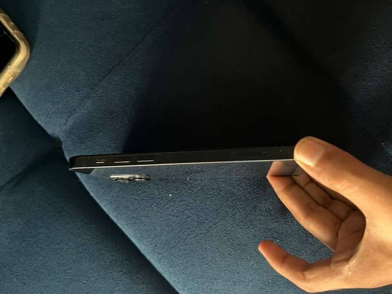 Apple iPhone 12 2