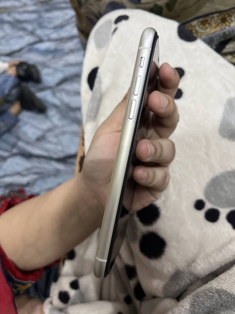 Apple iPhone 11 2