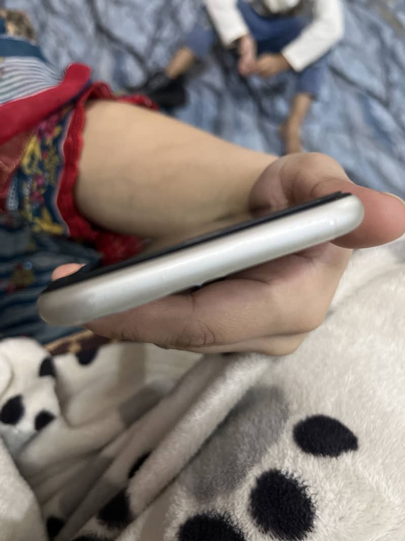 Apple iPhone 11 5