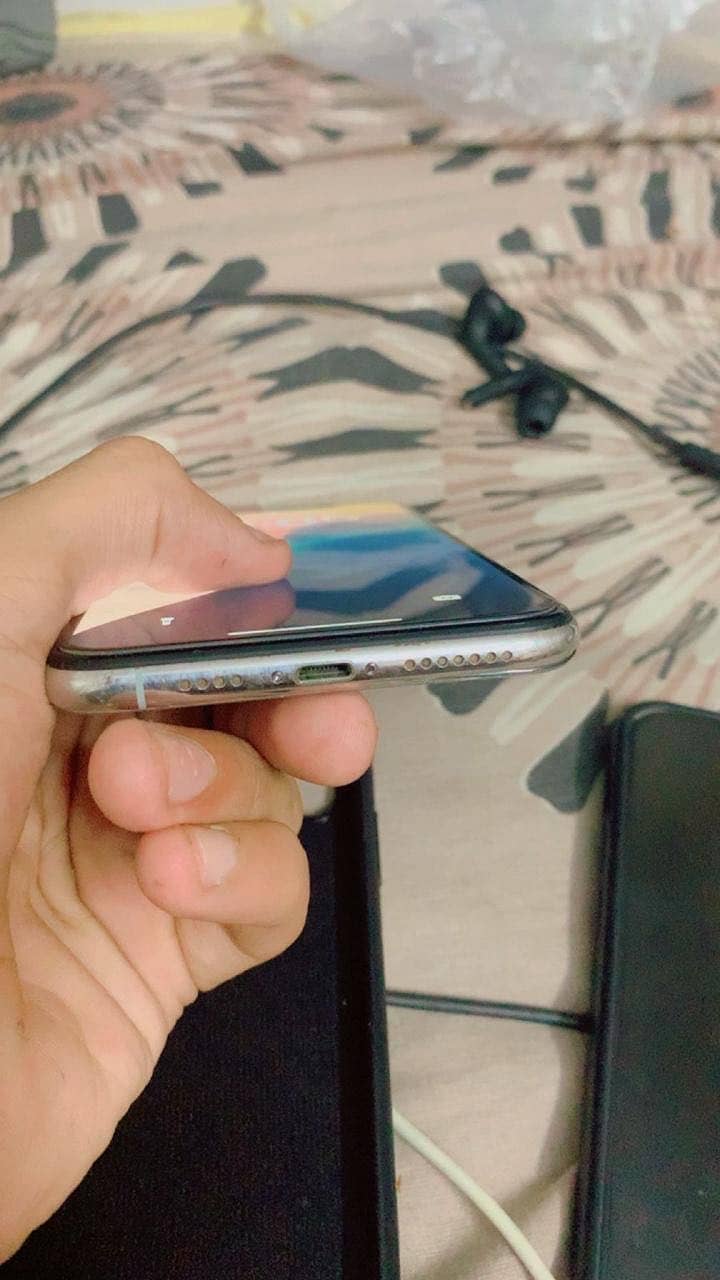 Apple iPhone XS Max 6