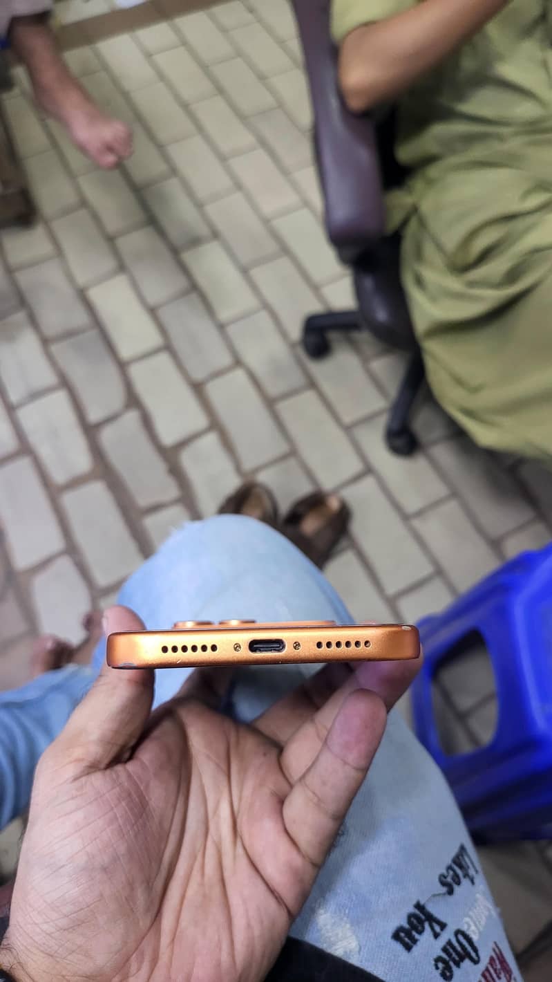 Apple iPhone 17 Pro Max 4