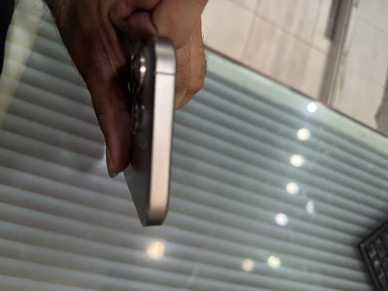 Apple iPhone 16 Pro Max 5