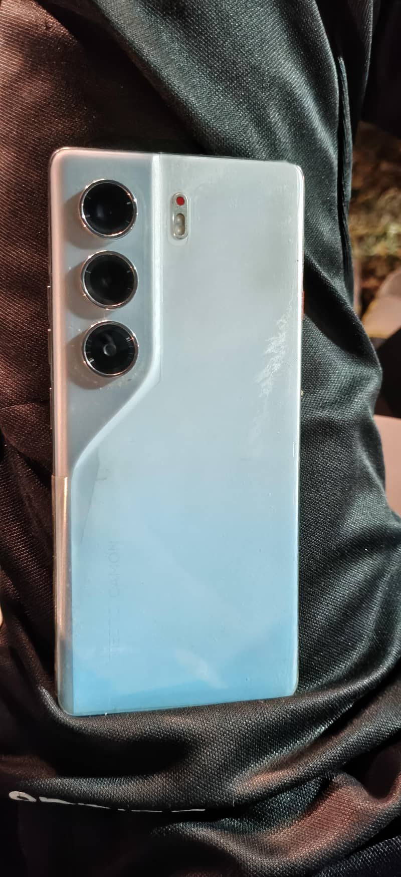 Tecno Camon 40 Pro 0