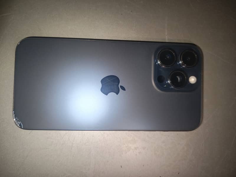 Apple iPhone 15 Pro Max 1
