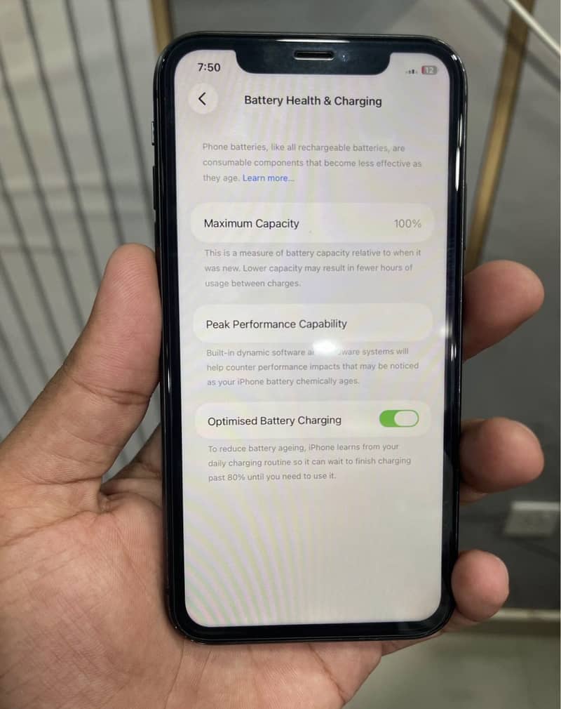Apple iPhone 11 3