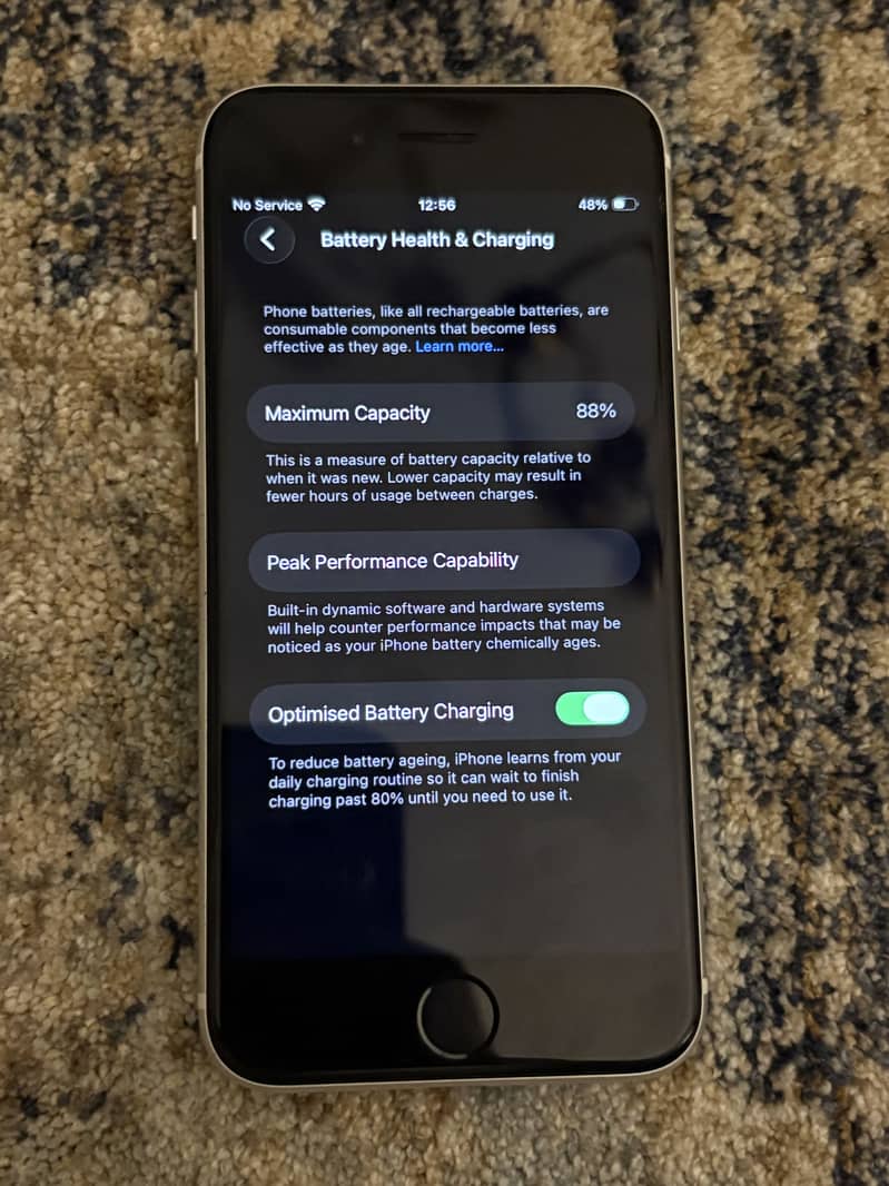 Apple iPhone SE (2nd generation) 4