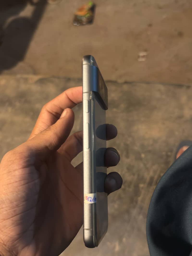 Google Pixel 8 2
