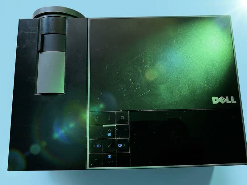 DELL PROJECTOR 1