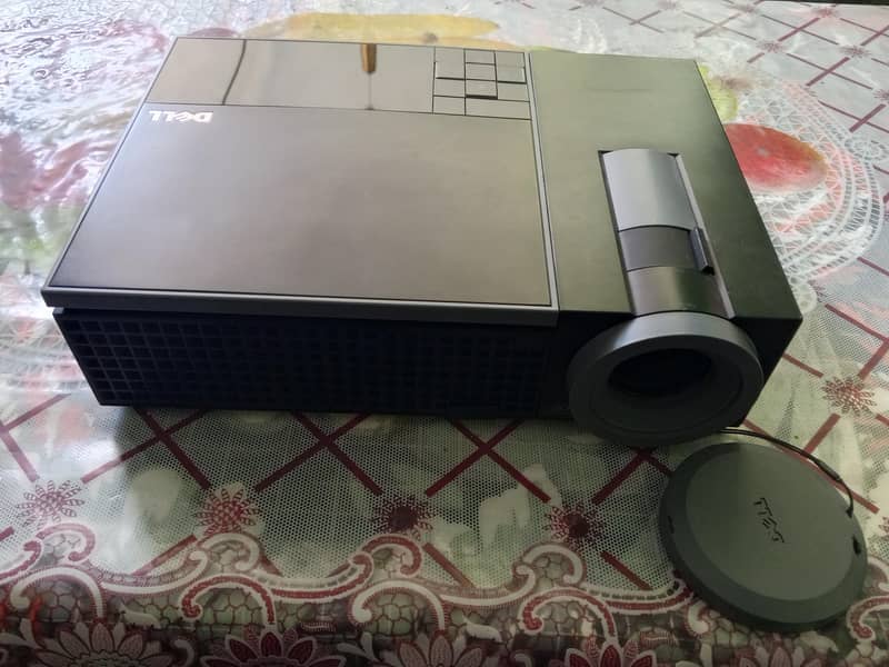 DELL PROJECTOR 3