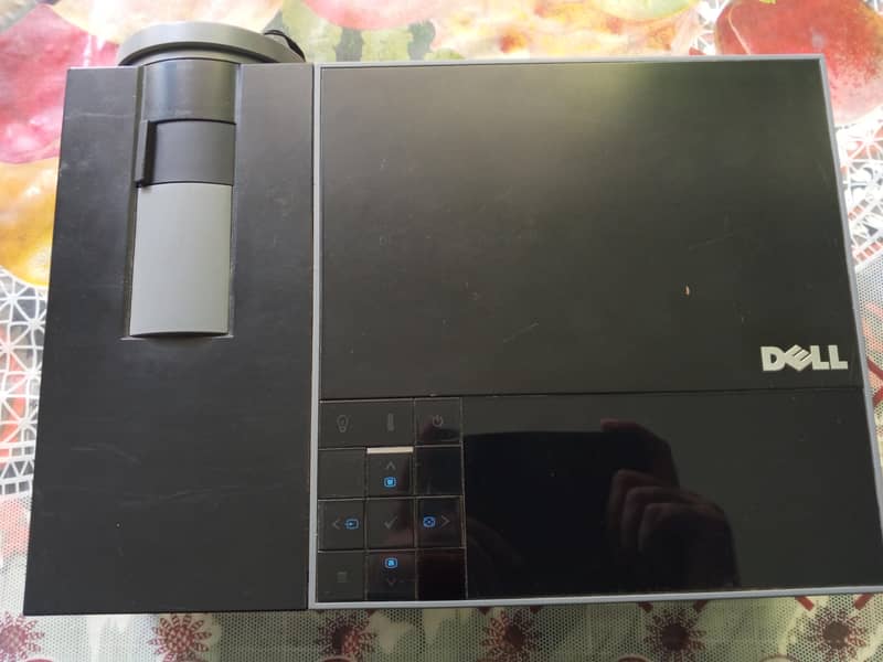 DELL PROJECTOR 4