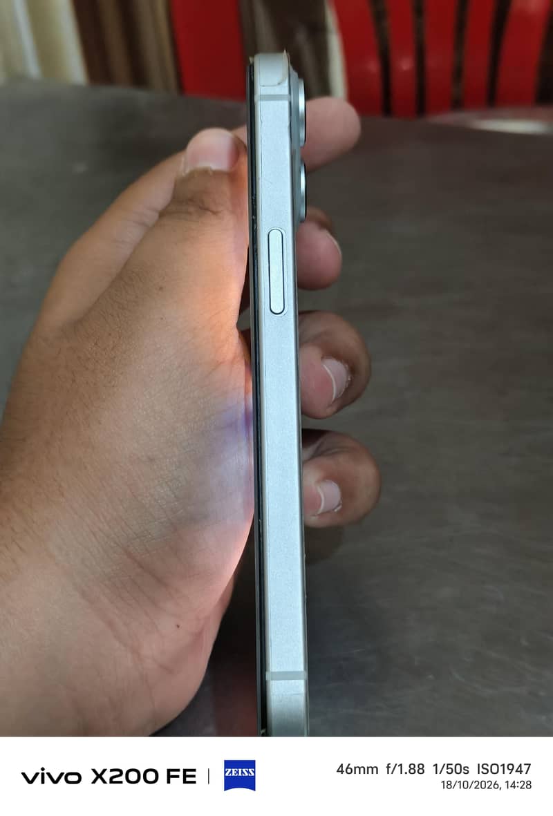Apple iPhone 15 5