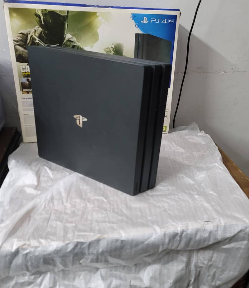 PS4 pro 1tb 6