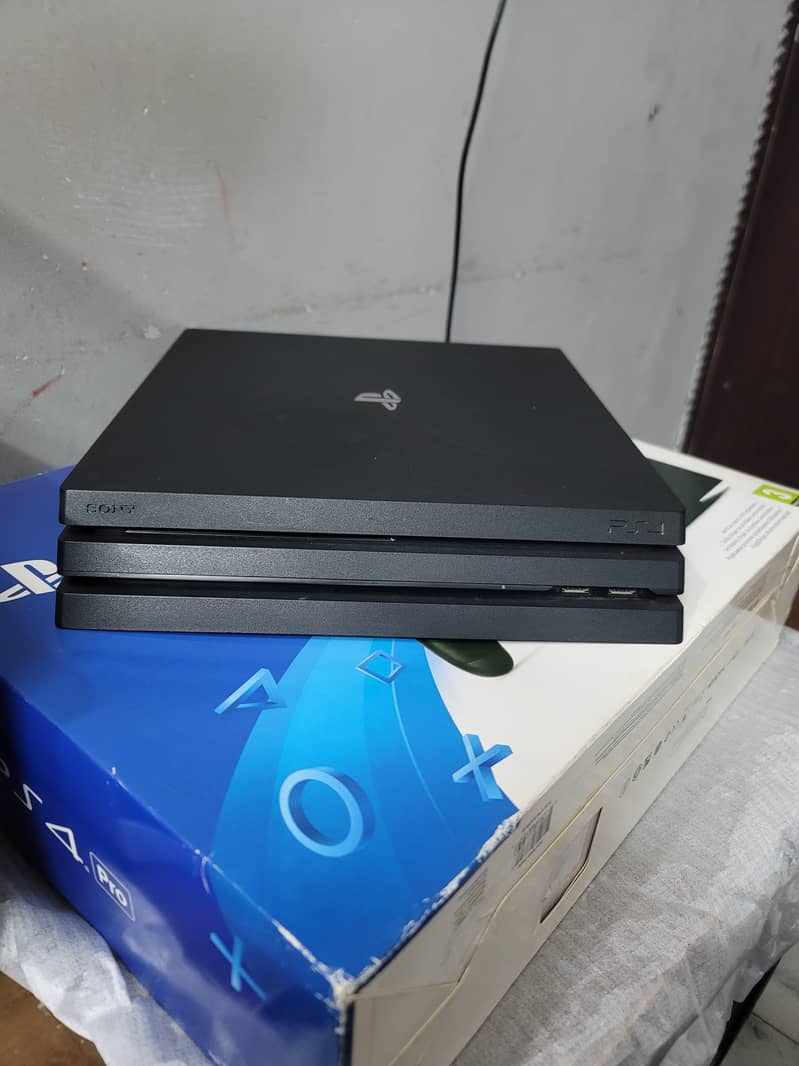 PS4 pro 1tb 10