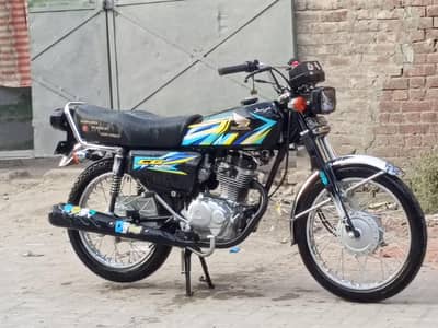 arjnt peso ki zarort hai