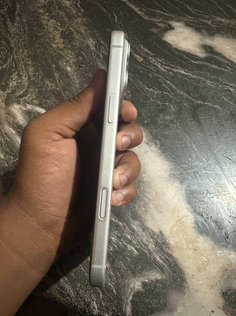 Apple iPhone 17 Pro Max 2