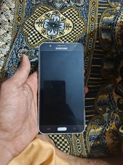 Samsung Mobile J7