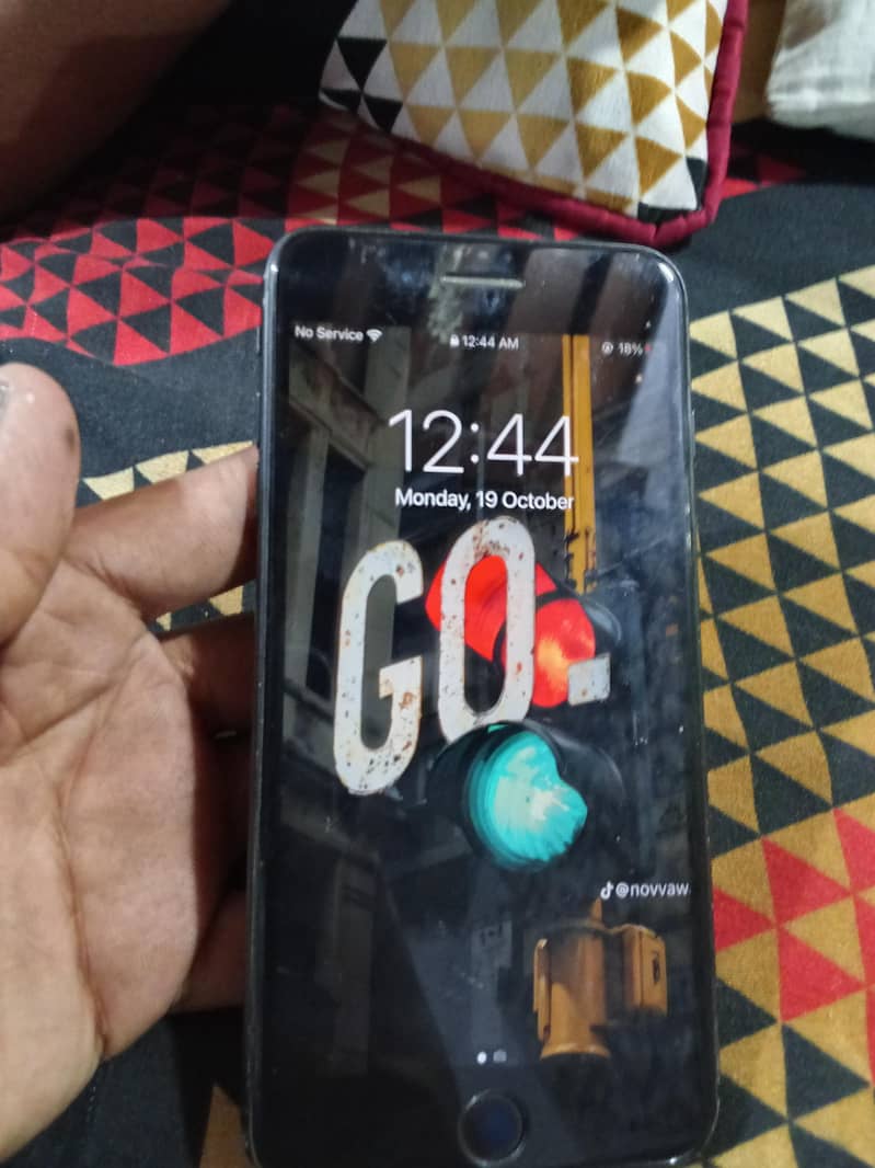 Apple iPhone 7 1