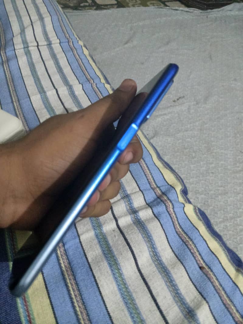 OPPO A54 4