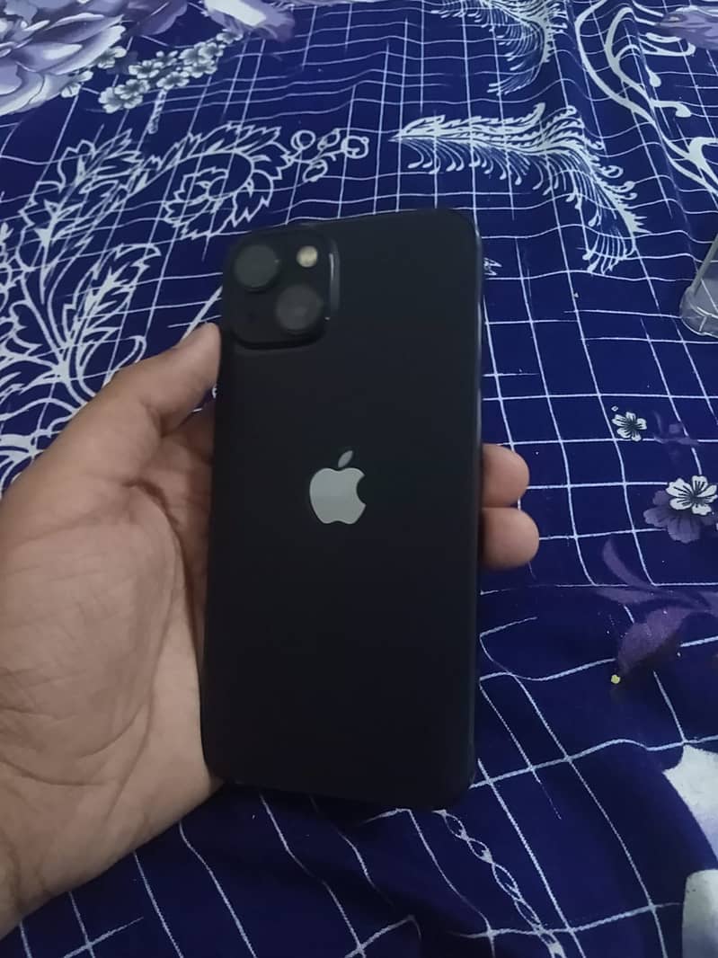 Apple iPhone 13 0