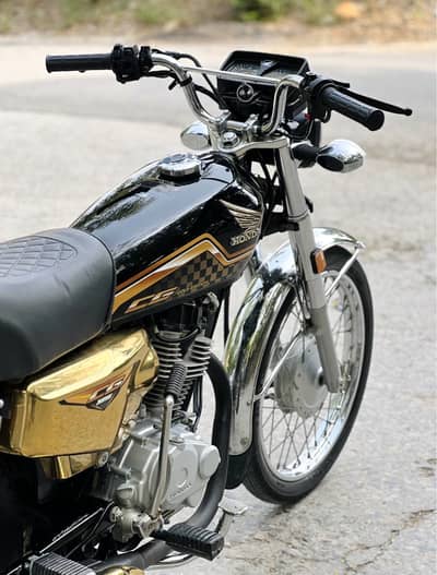 Honda 125 gold edition