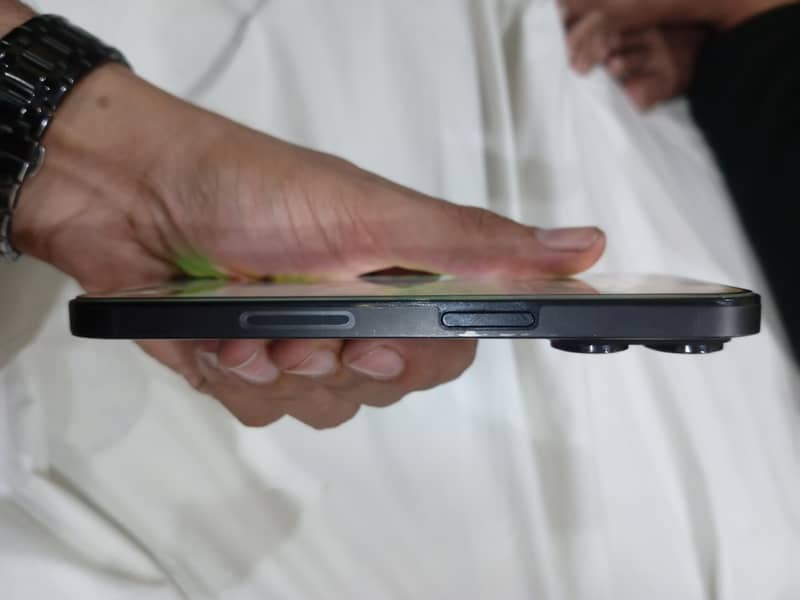 Apple iPhone 14 Pro 2