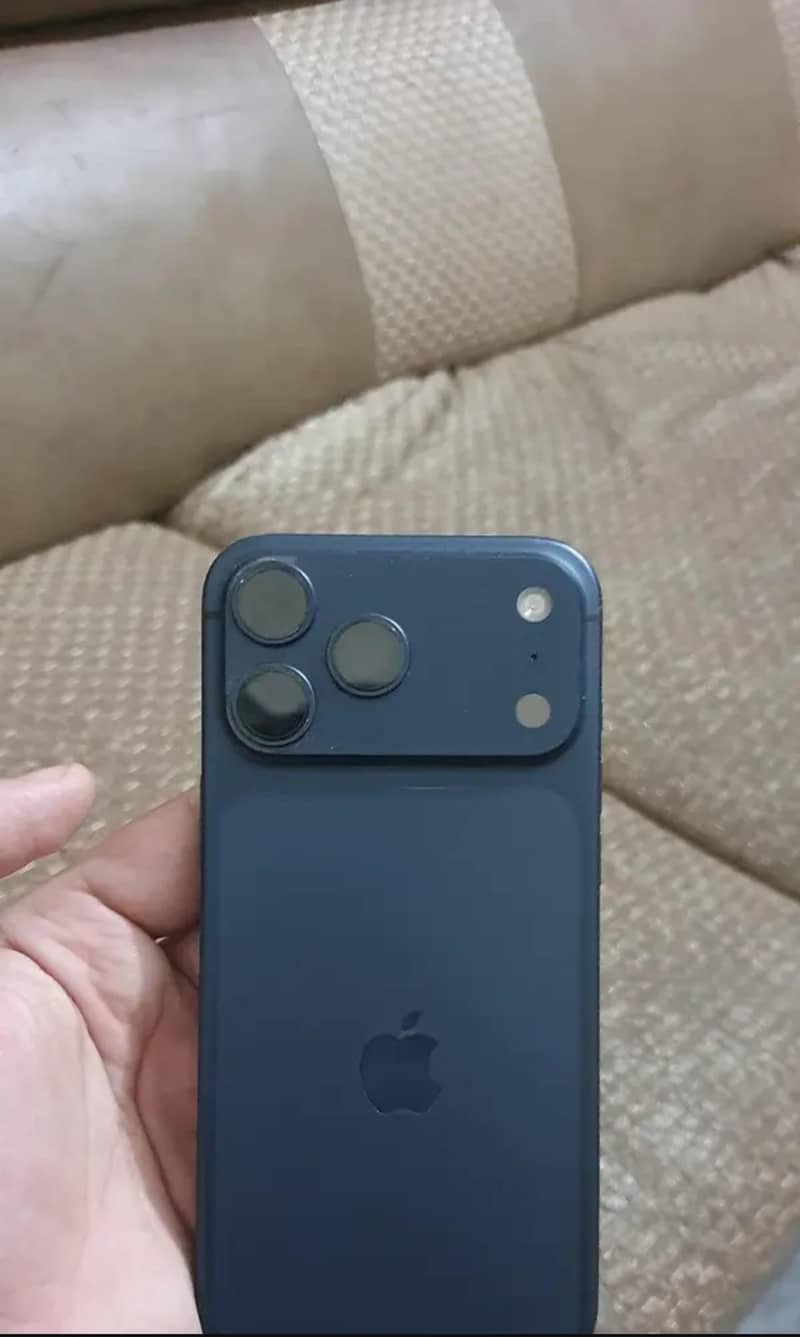 Apple iPhone 17 Pro Max 0