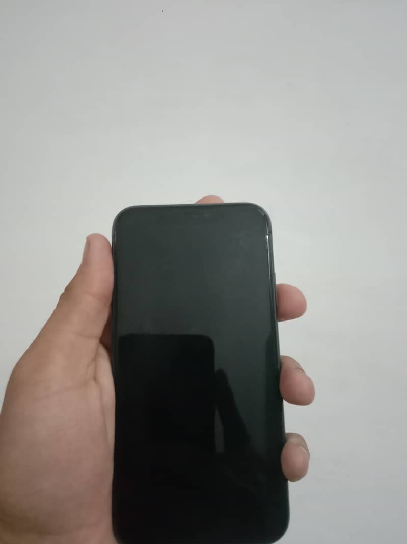 Apple iPhone 11 3