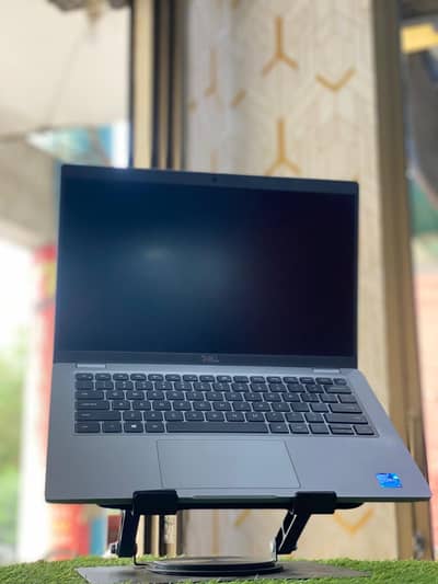 Dell Latitude 5420 core i7 11th gen 8gb ram 256gb nvme card i5/11th ge