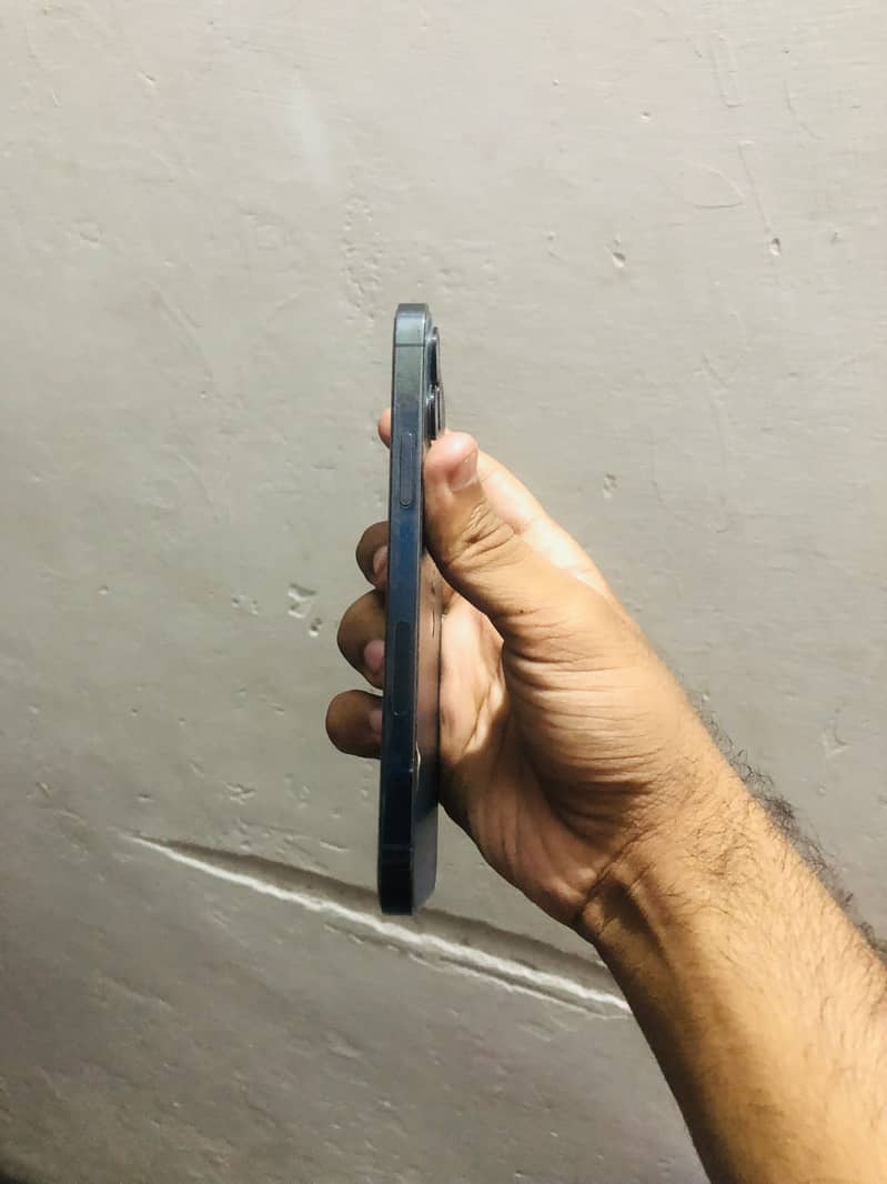 Apple iPhone 12 Pro 2