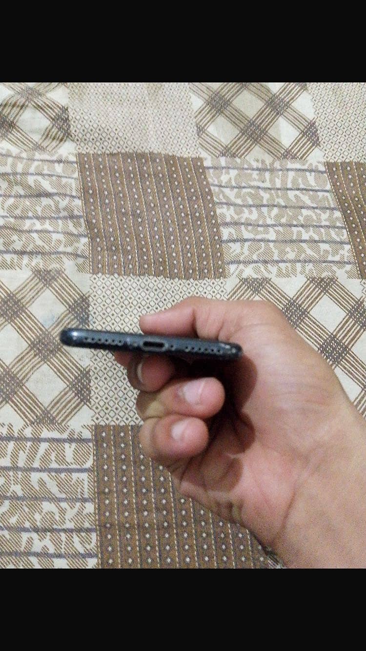 Apple iPhone 7 4
