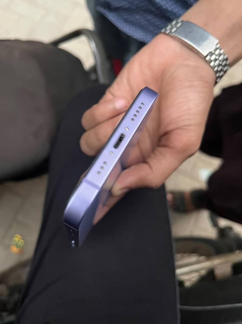 Apple iPhone 12 3